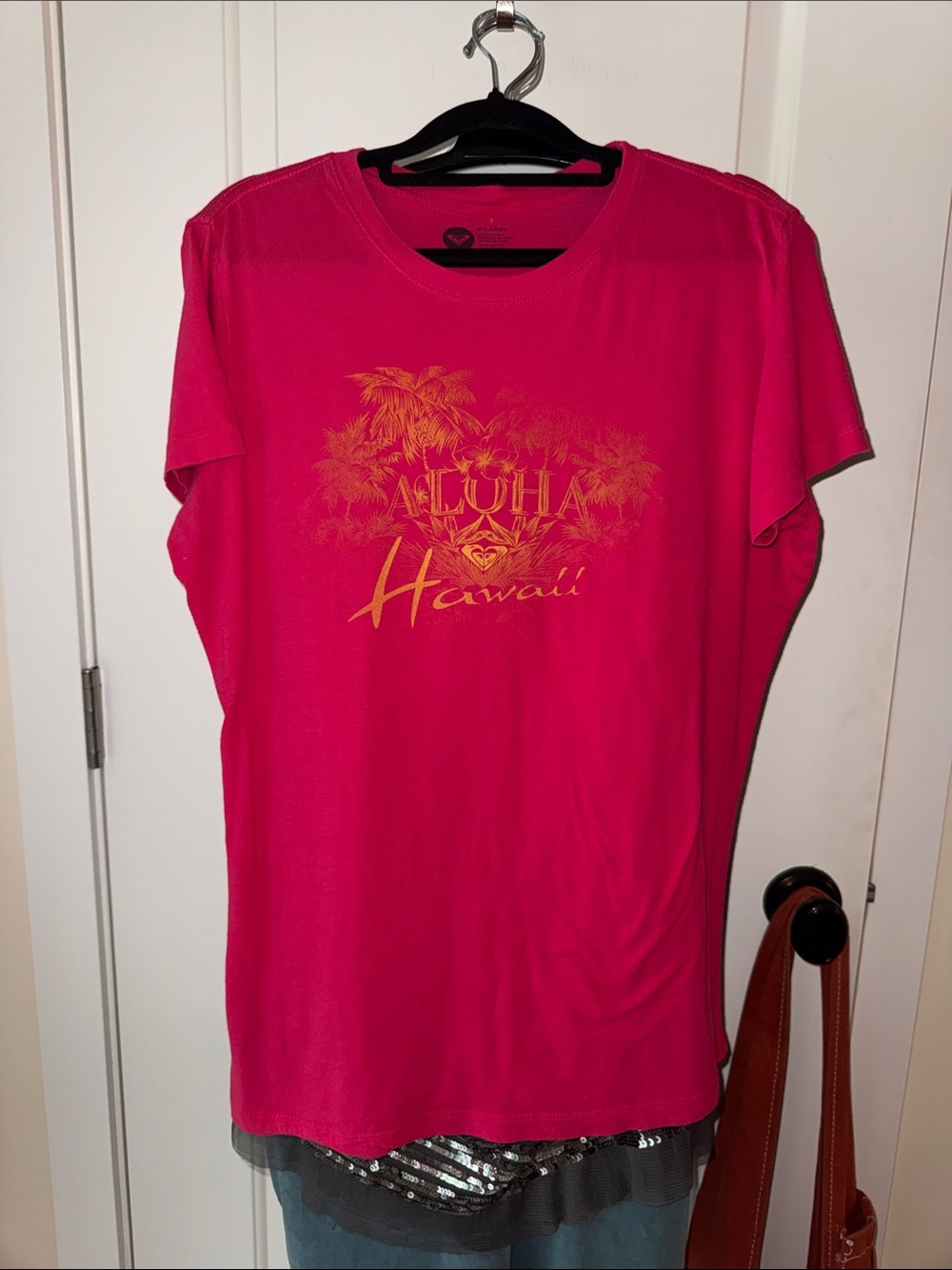 Roxy Women's Hot Pink Tee with Gold Aloha Hawaii Graphic